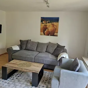 Leo Apartment